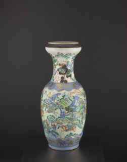Vase, figurative scenes, Chinese art, Chinese culture, colored porcelain, warriors, plant