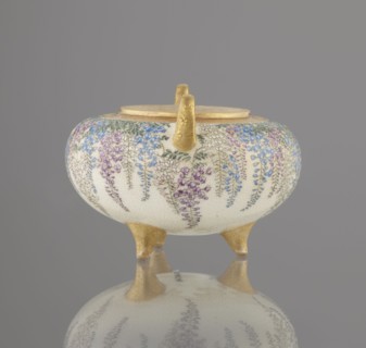 Incense burner koro with cover by Kinkozan Sobei VII 1867–1927, Kinkozan workshop; ceramics Kyoto