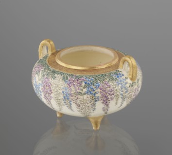 Incense burner koro with cover by Kinkozan Sobei VII 1867–1927, Kinkozan workshop; decorated in