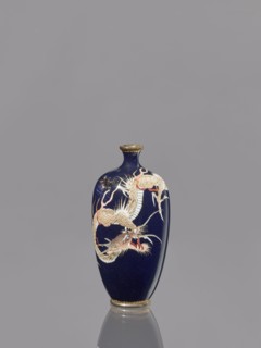 Vase, Japanese, Meiji 1868–1912, cloisonné enamel, 19th/20th century, depicts Japanese dragon