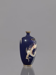 Vase, Japanese, Meiji period 1868–1912, cloisonné enamel, 19th/20th century; subject: Japanese