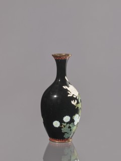Vase, gift; repossession Krakow; chrysanthemums; Japanese art; Japanese culture; flowers