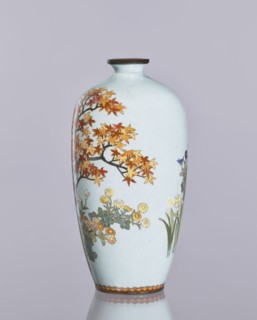 Vase, cloisonné enamel, ovoid vase elongated with a narrow spout, decorated with chrysanthemums and