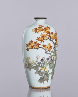 Vase, cloisonné enamel, ovoid elongated vase with a narrow spout; decoration: chrysanthemums,