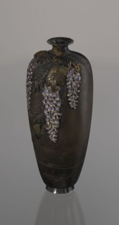 Vase, Toshitsugu craftsman. Meiji period 19th/20th century, Japan. Ovoid vase on a low ring foot