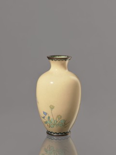 Vase, cloisonné enamel; Japan, Meiji period ca. 1900; vessel decorated with flowers and birds;