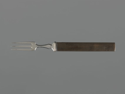 Fork with knife handle kozuka, Japanese, Edo period 1603–1868, 18th century. Metal kozuka decorated