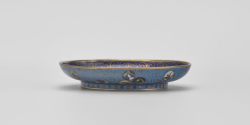 Bowl, cloisonné enamel, China, Qing 1644–1911, 18th century, diameter 9.3 cm. Shallow bowl on a