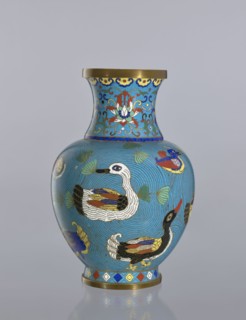 Vase, Gift; Paderewski, Ignacy Jan 1860–1941. Chinese art; Qing 1644–1911. Cloisonné enamel