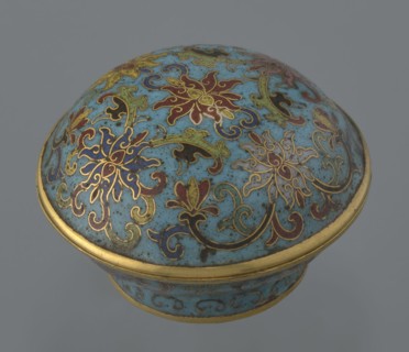 Box with a lid, cloisonné enamel, Qianlong period Qing dynasty, 18th century, China. Cylindrical