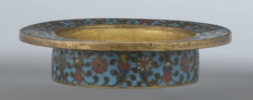 Tin with a lid;, Chinese, Qing dynasty, Qianlong period, 18th century. Cloisonné enamel on tin;