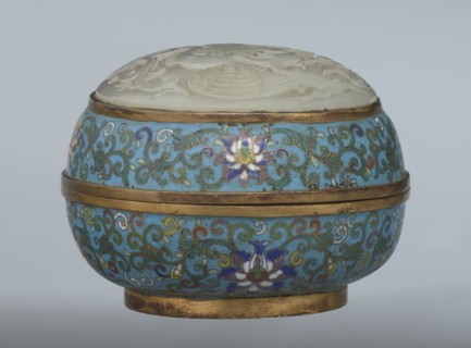 Box with a lid; maker, Chinese art; Qing dynasty 1644–1911, Qianlong period; cloisonné enamel.