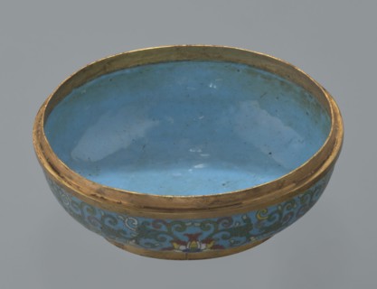 Box with a lid. Oval, spheroidal box on a ring foot, divided halfway into container and lid.