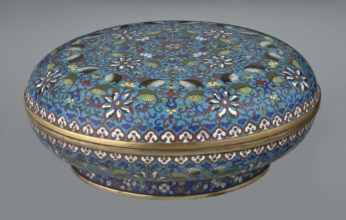 Box with lid, cloisonné enamel, Chinese, Qing dynasty, Qianlong period, 18th century. Large