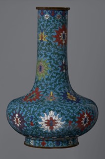 Vase, gift; Chinese, Qing dynasty 1644–1911, cloisonné enamel; 2nd half of the 18th century. Vase