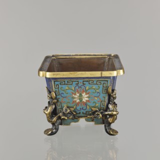 Flower pot incense burner on four legs, cloisonné enamel; decoration: lotus tendril on a turquoise