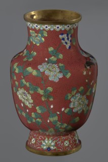 Vase, noted; Chinese art; Qing dynasty 1644–1911, Xianfeng period 1851–1861; cloisonné enamel;