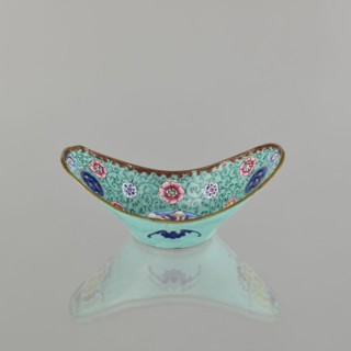 Bowl, painted enamel, Qing 1644–1911, 18th/19th century, China; decorated with boats, bats