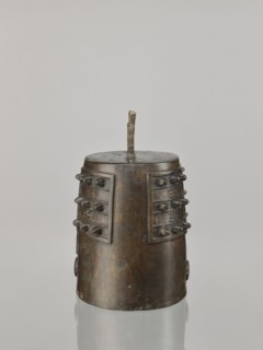 Bell linzhong, Chinese; Qing dynasty Daoguang, 1821–1850, dated 1825; idiophone percussion musical