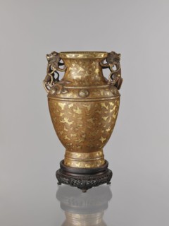 Vase on base. Chinese, Qing 1644–1911. 17th/18th century. Cast in bronze with cold-gold inlay,