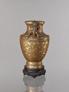 Vase on base. Chinese, Qing 1644–1911. 17th/18th century. Cast bronze with cold-gold inlay, dusting