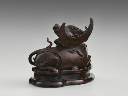 Mirror pedestal — lying unicorn on base; Chinese; Qing dynasty 1644–1911, 17th century; carved