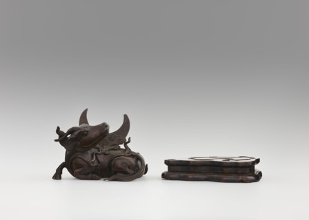 Mirror pedestal — lying unicorn on base; Chinese; Qing 1644–1911, 17th century; carved wooden base;
