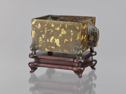 Censer on base, Chinese, Qing dynasty 1644–1911, 18th century. Ceremonial vessel censer with