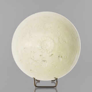 Rice bowl, Yuan dynasty 1271–1368, late 13th century, China; ceramic vessel decorated with