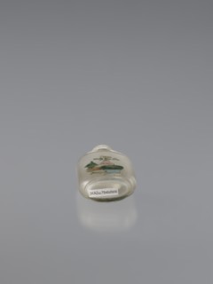Snuffbox with spoon, Chinese, Qing 1644–1911, 19th century. Rounded-sided snuffbox and attached