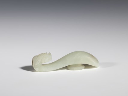 Belt clasp, Chinese, dragons iconography, Qing 1644–1911, milky-white jade with brown veins and