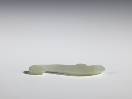 Belt clasp, Chinese, birds, Qing 1644–1911, handle with an edge on the spine and a pointed tip.