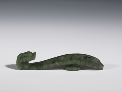 Belt clasp, Chinese, dragons iconography, Qing 1644–1911, 18th–19th century, China, spinach jade