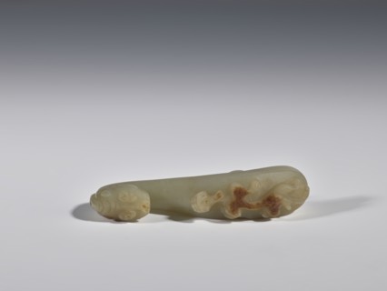 Belt clasp, Chinese, dragons, lizards, Qing 1644–1911. Handle flattened on the sides, decorated