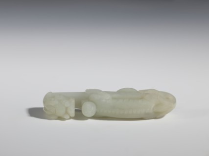 Belt clasp, Chinese, dragons iconography, dragon with pearl, Qing 1644–1911. Head in the shape of a
