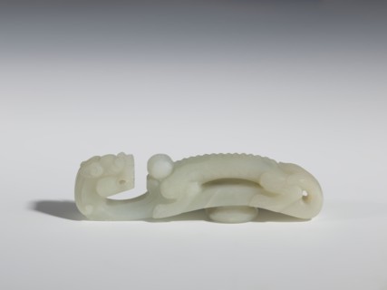 Belt clasp, Chinese, dragons iconography, dragon with pearl, Qing 1644–1911. Head in the shape of a