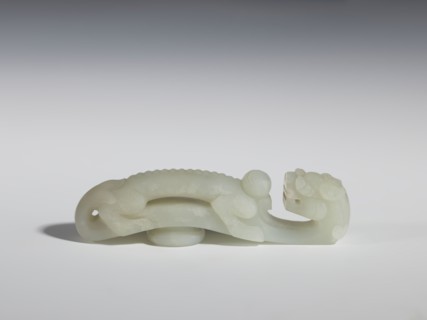 Belt clasp, Chinese, dragons iconography, dragon with pearl, Qing 1644–1911. Head in the shape of a