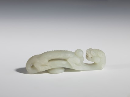 Belt clasp, Chinese, dragons iconography, dragon with pearl, Qing 1644–1911. Head in the shape of a