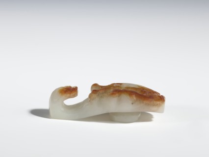 Belt clasp, Chinese, dragons iconography, plant ornament, Qing 1644–1911, jade with chalcedony