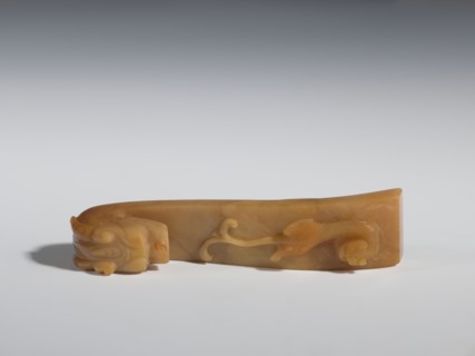 Belt clasp, Chinese. Dragons iconography. Qing dynasty 1644–1911. Clothing; men's clothing;