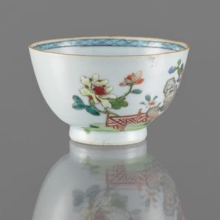 Bowl. Porcelain with white, transparent glaze with a bluish tint; decoration painted with overglaze