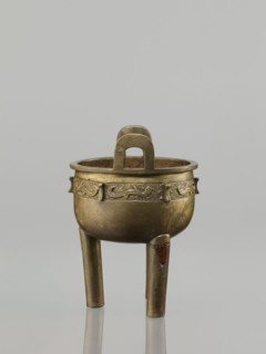 Ding incense burner, leiwen ornament, Chinese art; Ding vessel; Chinese; ceremonial/ritual vessel