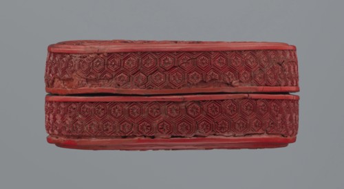 Box with lid;, Two-tone lacquer red exterior, black lacquer interior. Decorated with floral
