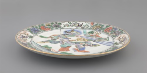 Plate. Porcelain fragment; white glaze. Decoration painted with overglaze enamel paints and iron