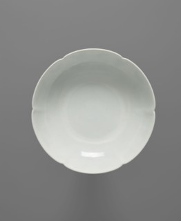 Plate; porcelain shard. Decoration painted with underglaze cobalt and overglaze enamel paints;