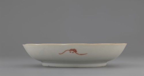 Plate. Chinese porcelain fragment, Qing dynasty 1644–1911, 19th century. White glaze with overglaze
