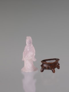Guanyin on a base; figurine carved in rose quartz; full sculpture with engraving; Chinese; Qing