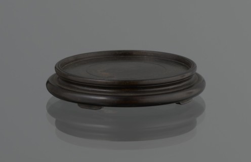 Vase on saucer. Vase made of stoneware or thick porcelain?, ovoid with a long cylindrical neck