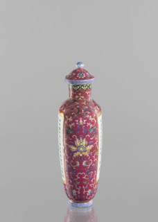 Vase with lid;, Gift; Chinese art; Chinese culture; Qing dynasty 1644–1911, Qianlong period