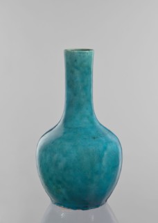 Vase-bottle, crackleware bottle with uniform blue-green glaze and fine cracklework, 19th century